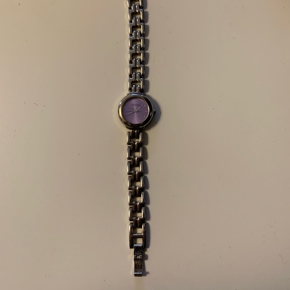 Women’s Vintage Guess Watch - Picture 2 of 3